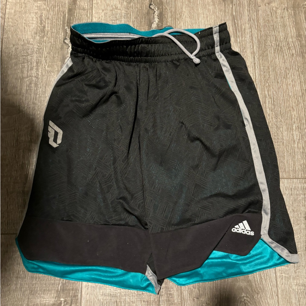 Derrick rose adidas shorts L